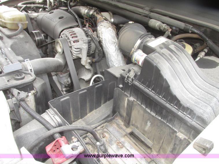 image for item H4684 2001 Ford F350  XL Super Duty flatbed truck