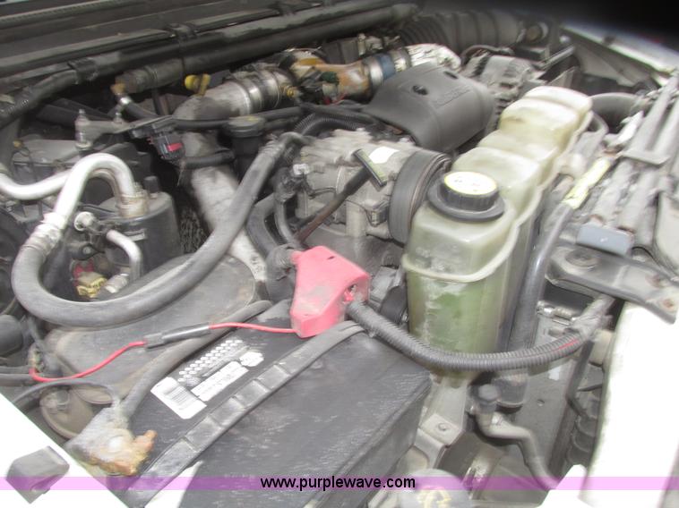 image for item H4684 2001 Ford F350  XL Super Duty flatbed truck