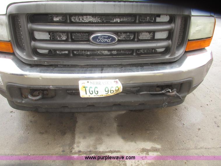 image for item H4684 2001 Ford F350  XL Super Duty flatbed truck