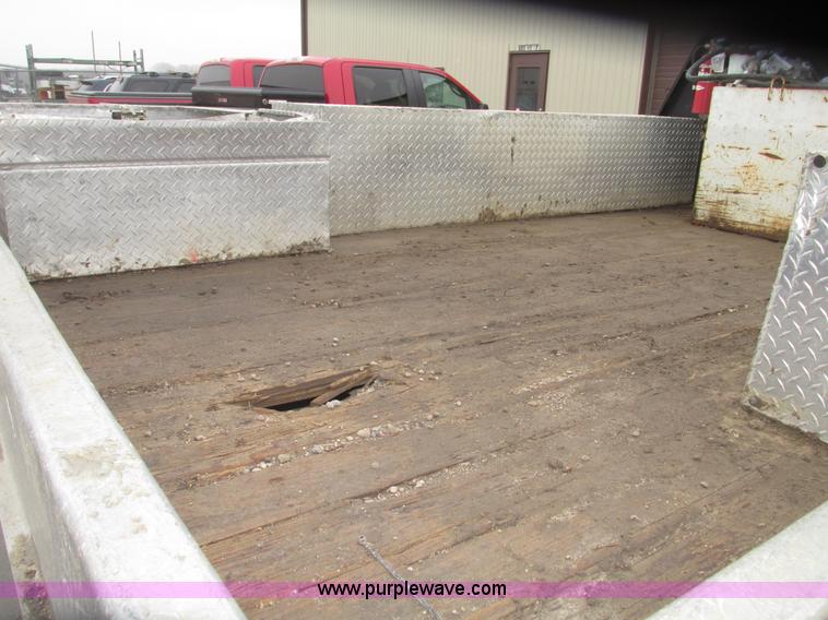 image for item H4684 2001 Ford F350  XL Super Duty flatbed truck