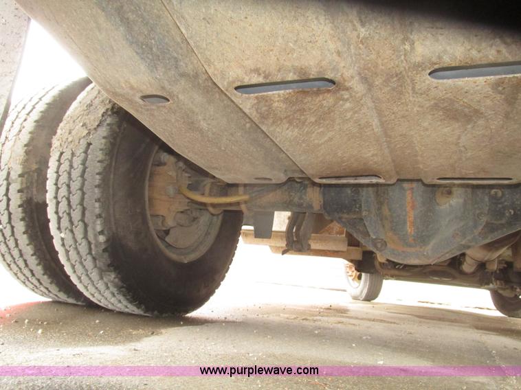 image for item H4684 2001 Ford F350  XL Super Duty flatbed truck