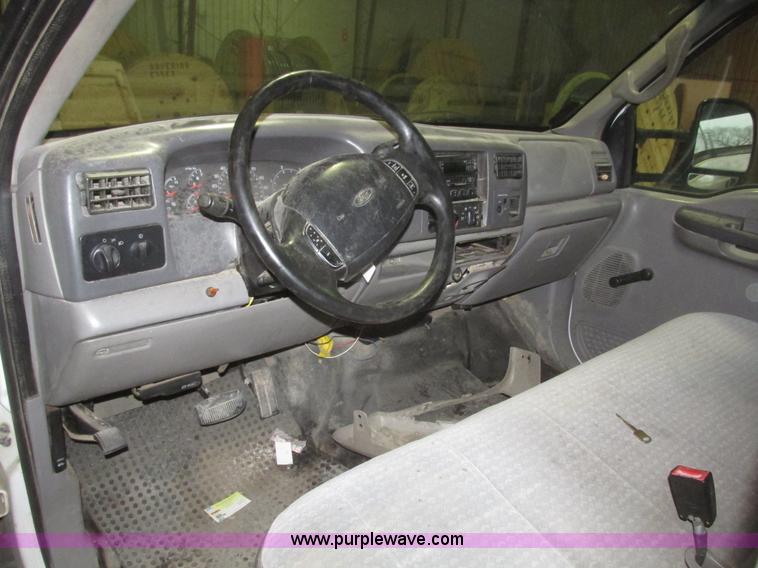 image for item H4685 2001 Ford F350 Super Duty XL flatbed truck