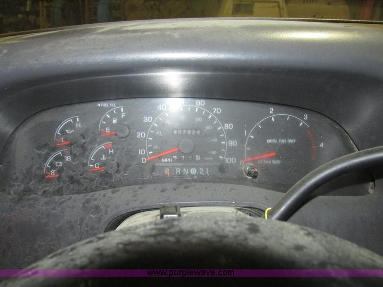 image for item H4685 2001 Ford F350 Super Duty XL flatbed truck