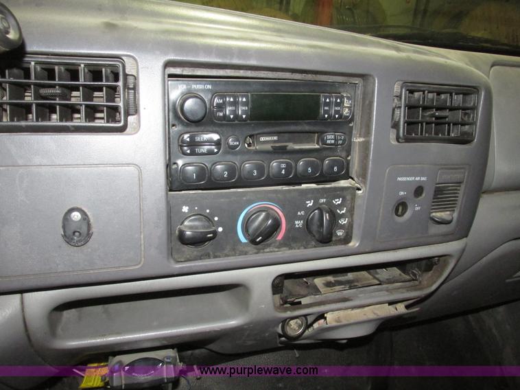 image for item H4685 2001 Ford F350 Super Duty XL flatbed truck