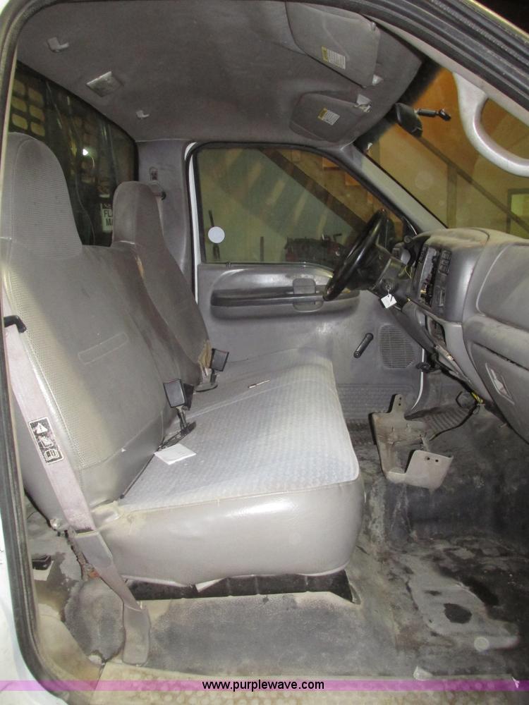 image for item H4685 2001 Ford F350 Super Duty XL flatbed truck