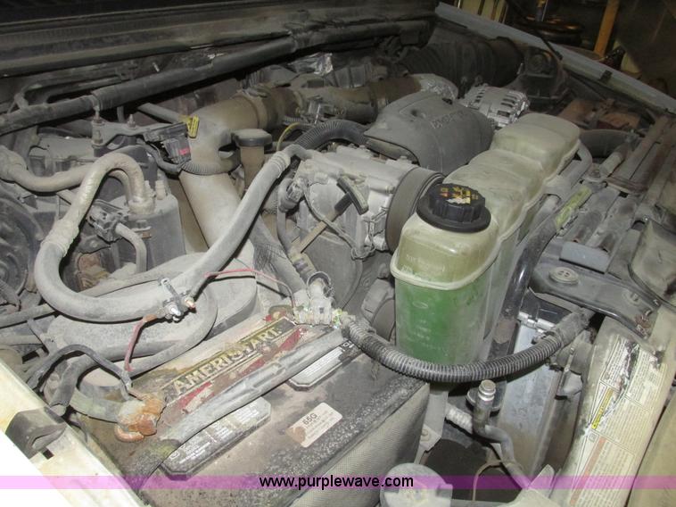 image for item H4685 2001 Ford F350 Super Duty XL flatbed truck