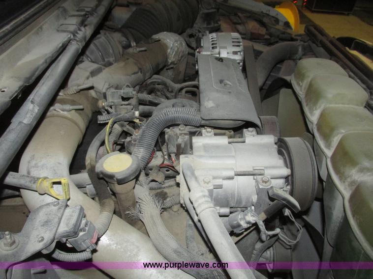 image for item H4685 2001 Ford F350 Super Duty XL flatbed truck