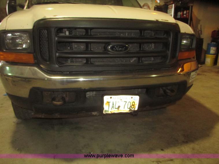 image for item H4685 2001 Ford F350 Super Duty XL flatbed truck