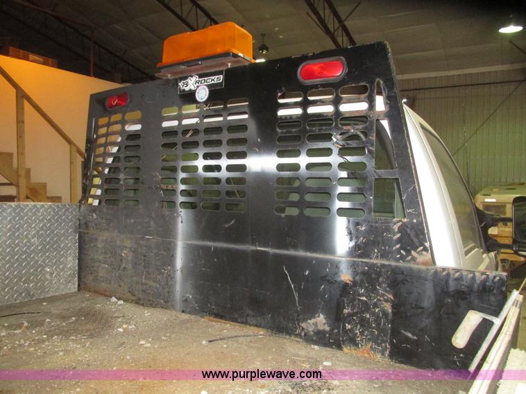 image for item H4685 2001 Ford F350 Super Duty XL flatbed truck