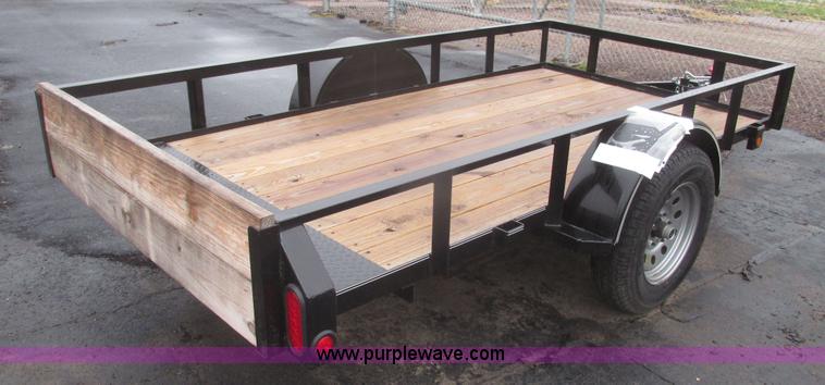 image for item H4686 2014 Lamar tilt deck trailer