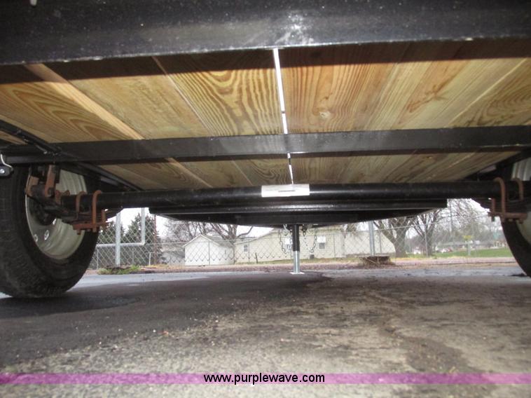 image for item H4686 2014 Lamar tilt deck trailer