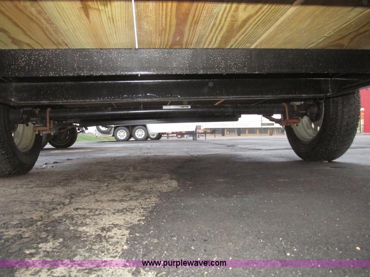 image for item H4686 2014 Lamar tilt deck trailer