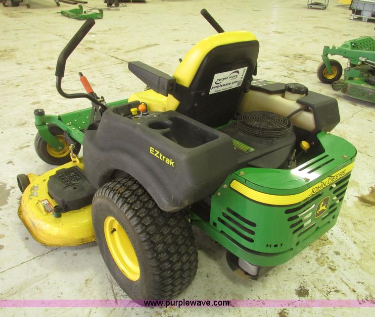 image for item H4689 2009 John Deere Z445 EZ Track riding lawn mower