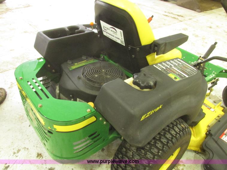 image for item H4689 2009 John Deere Z445 EZ Track riding lawn mower