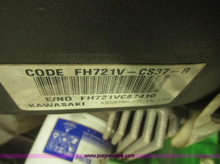 image for item H4689 2009 John Deere Z445 EZ Track riding lawn mower