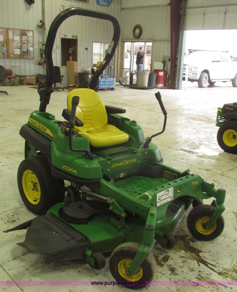 image for item H4690 2008 John Deere Z520A riding lawn mower