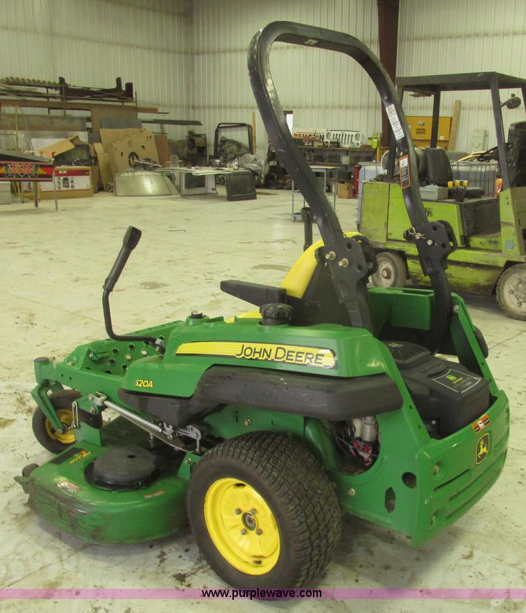 image for item H4690 2008 John Deere Z520A riding lawn mower