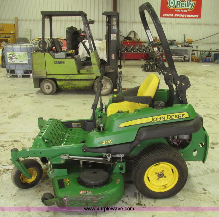 image for item H4690 2008 John Deere Z520A riding lawn mower