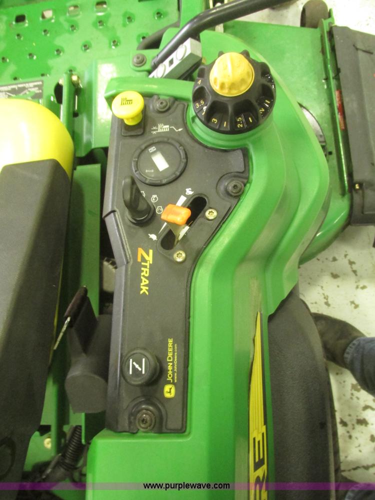 image for item H4690 2008 John Deere Z520A riding lawn mower