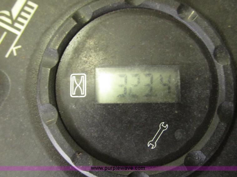 image for item H4690 2008 John Deere Z520A riding lawn mower