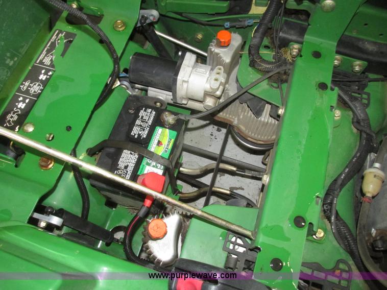 image for item H4690 2008 John Deere Z520A riding lawn mower