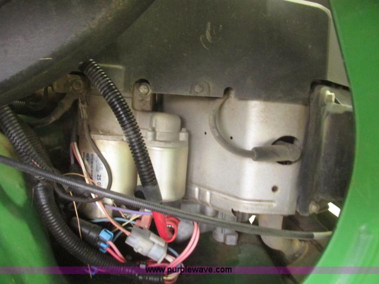 image for item H4690 2008 John Deere Z520A riding lawn mower