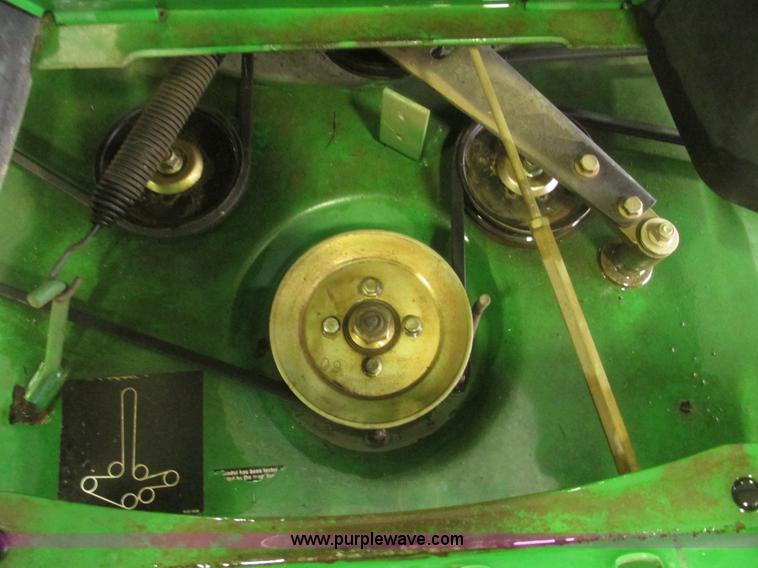 image for item H4690 2008 John Deere Z520A riding lawn mower