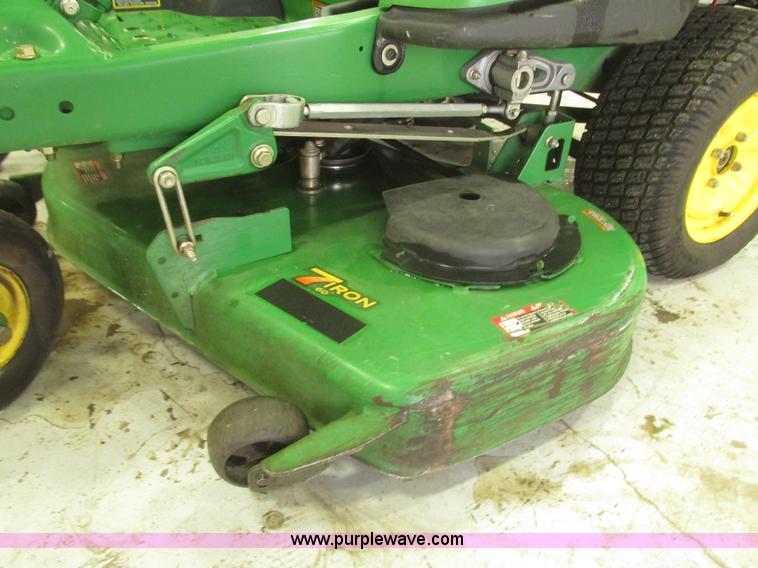 image for item H4690 2008 John Deere Z520A riding lawn mower