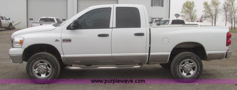 image for item H4698 2007 Dodge Ram 2500 SLT Quad Cab pickup truck