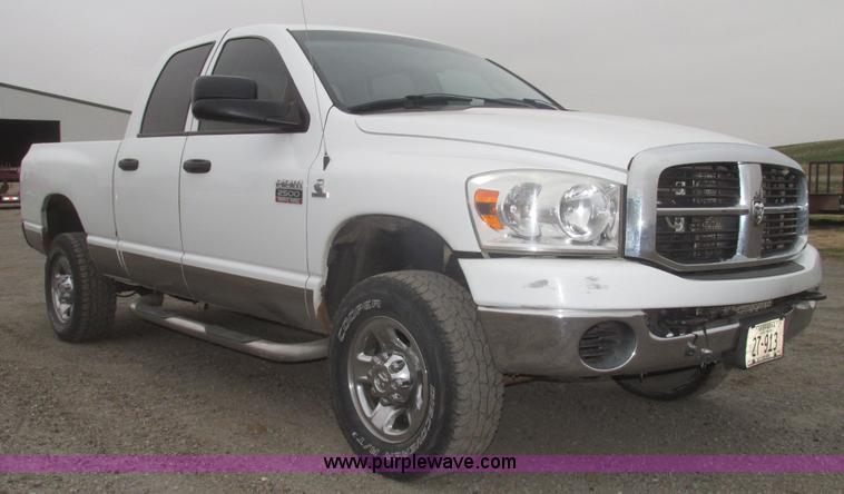 image for item H4698 2007 Dodge Ram 2500 SLT Quad Cab pickup truck