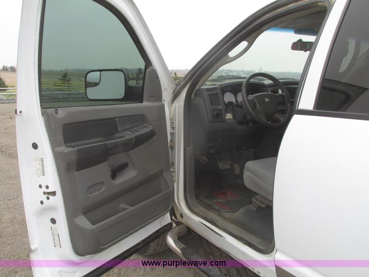 image for item H4698 2007 Dodge Ram 2500 SLT Quad Cab pickup truck