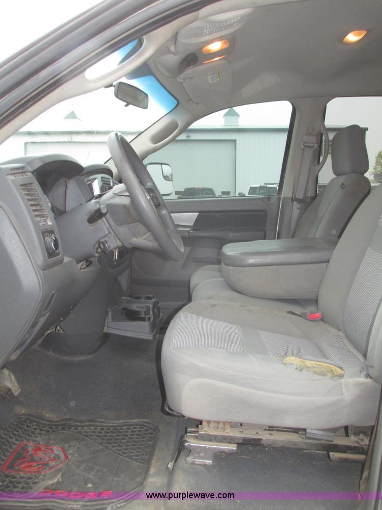 image for item H4698 2007 Dodge Ram 2500 SLT Quad Cab pickup truck