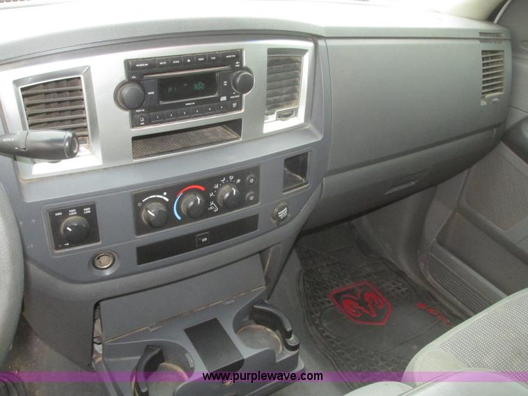 image for item H4698 2007 Dodge Ram 2500 SLT Quad Cab pickup truck