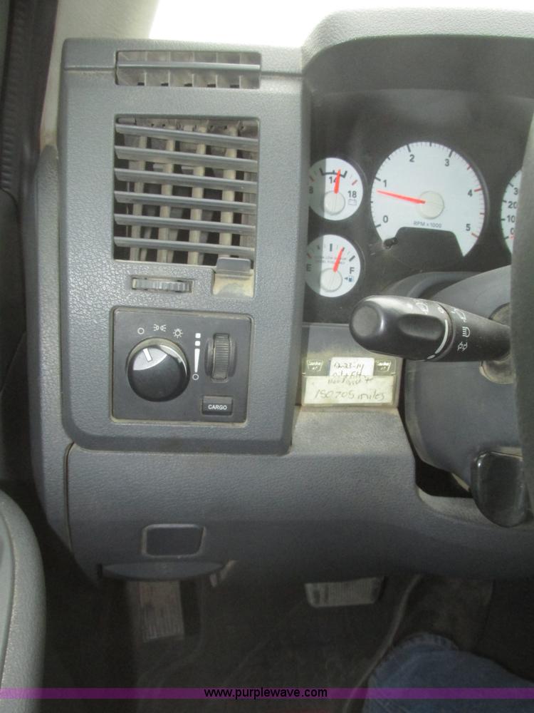 image for item H4698 2007 Dodge Ram 2500 SLT Quad Cab pickup truck