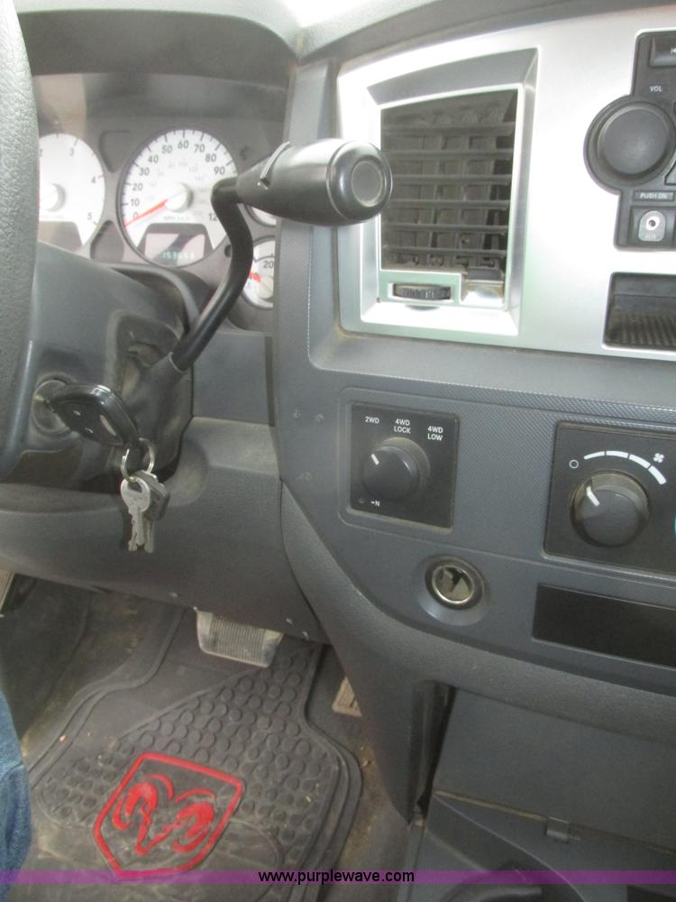 image for item H4698 2007 Dodge Ram 2500 SLT Quad Cab pickup truck