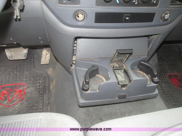 image for item H4698 2007 Dodge Ram 2500 SLT Quad Cab pickup truck