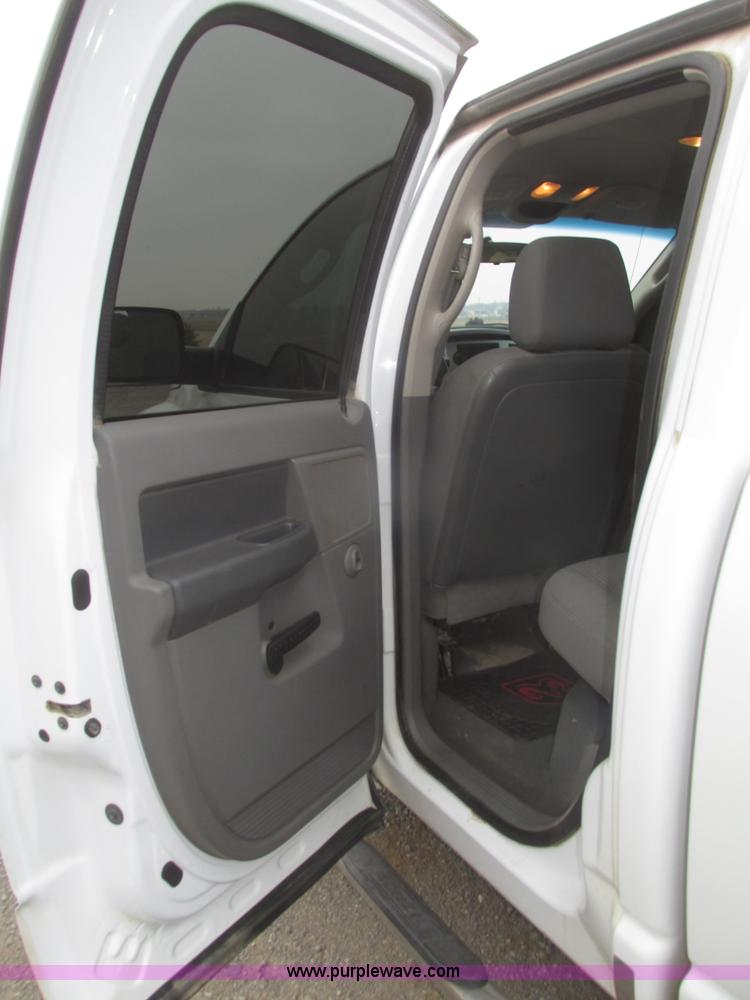 image for item H4698 2007 Dodge Ram 2500 SLT Quad Cab pickup truck