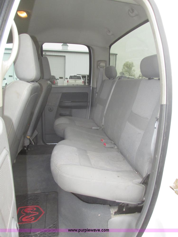 image for item H4698 2007 Dodge Ram 2500 SLT Quad Cab pickup truck