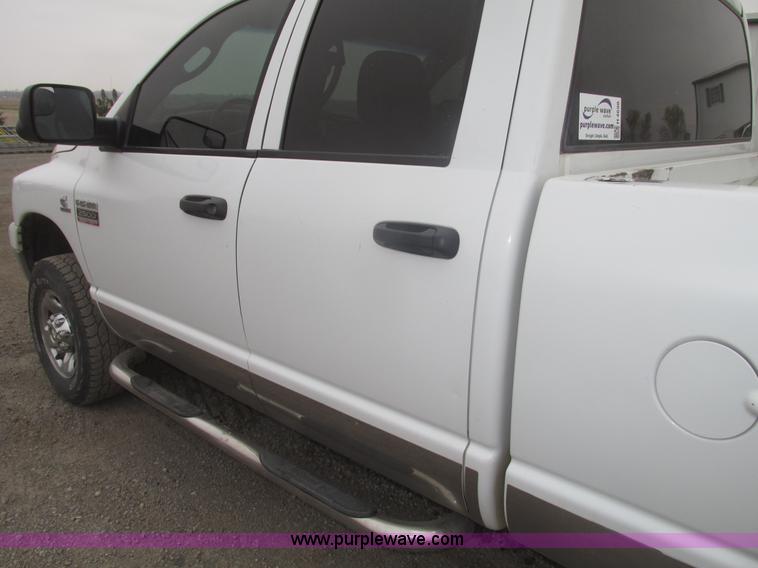 image for item H4698 2007 Dodge Ram 2500 SLT Quad Cab pickup truck