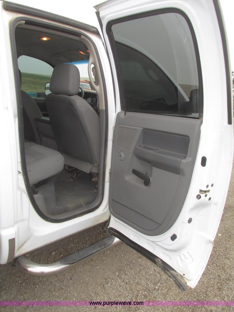 image for item H4698 2007 Dodge Ram 2500 SLT Quad Cab pickup truck