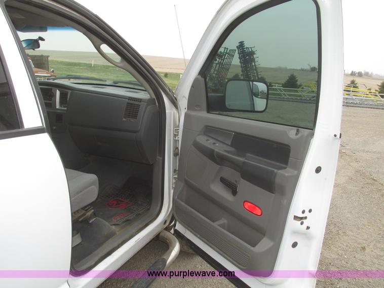 image for item H4698 2007 Dodge Ram 2500 SLT Quad Cab pickup truck