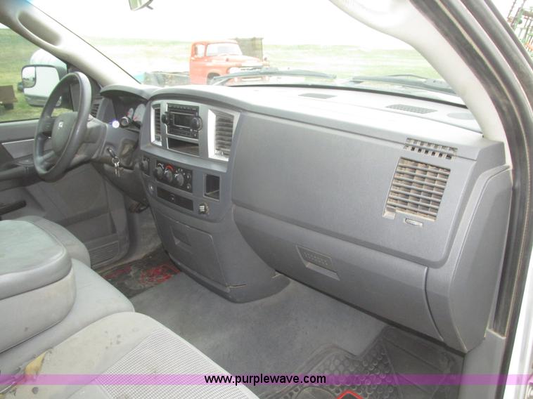 image for item H4698 2007 Dodge Ram 2500 SLT Quad Cab pickup truck