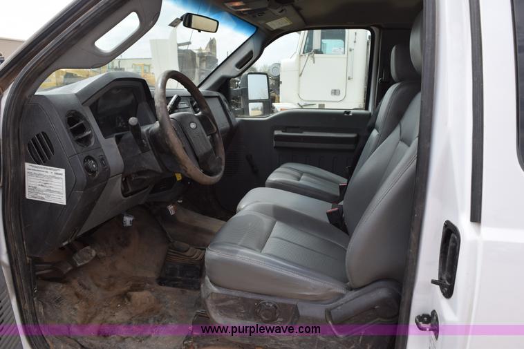 image for item H5214 2012 Ford F350 Super Duty Super Cab service truck