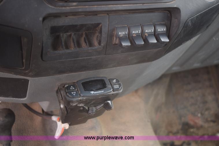 image for item H5214 2012 Ford F350 Super Duty Super Cab service truck