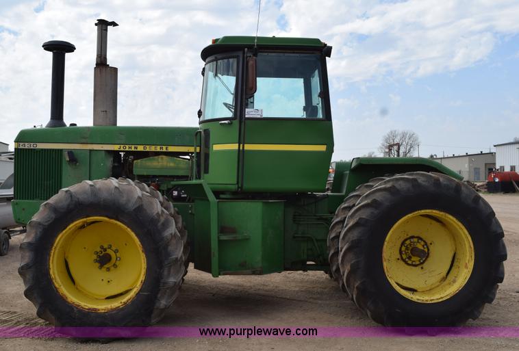 image for item H5216 1976 John Deere 8430 4WD tractor