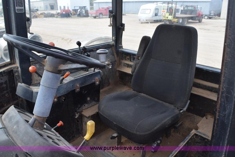 image for item H5216 1976 John Deere 8430 4WD tractor