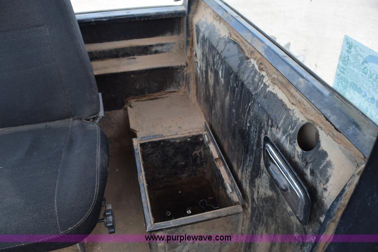 image for item H5216 1976 John Deere 8430 4WD tractor