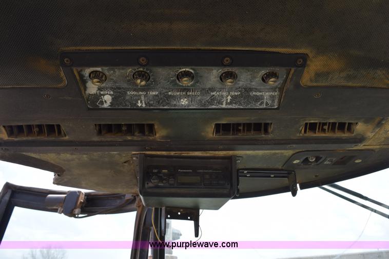 image for item H5216 1976 John Deere 8430 4WD tractor