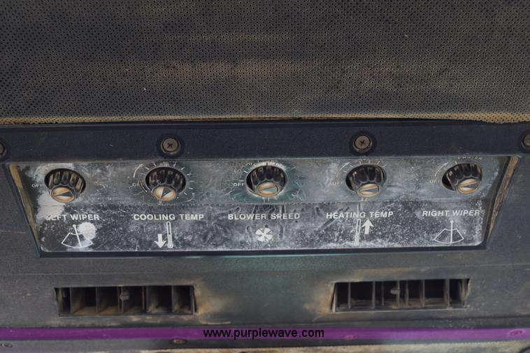 image for item H5216 1976 John Deere 8430 4WD tractor