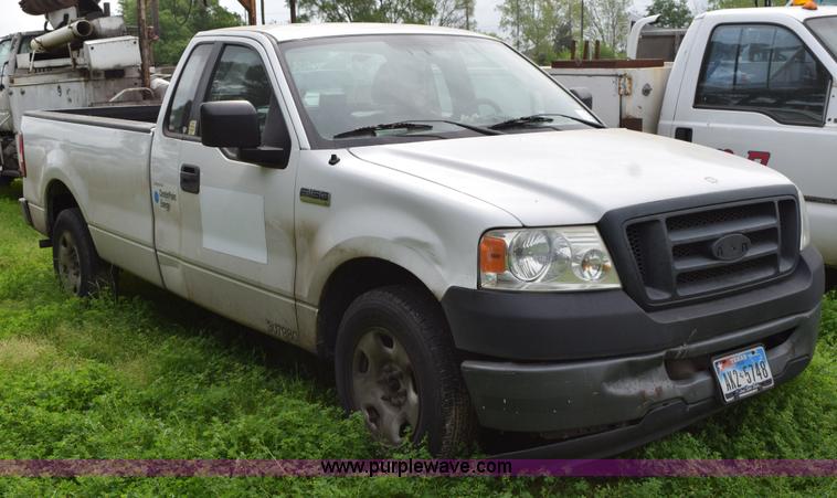 image for item H5244 2006 Ford F150 pickup truck